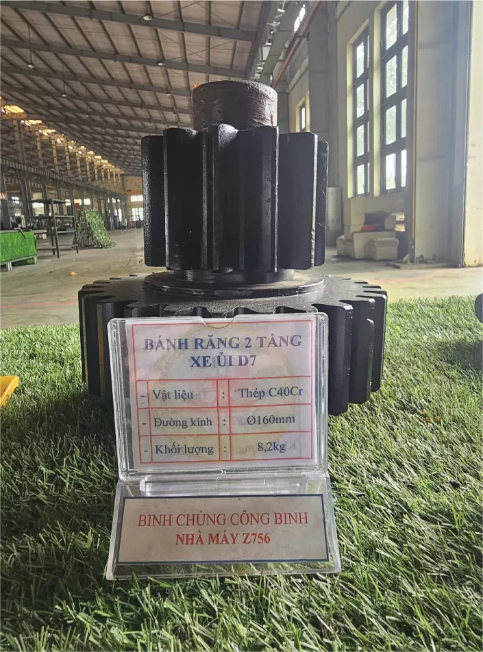 BÁNH RĂNG XE ỦI 2 TẦNG
